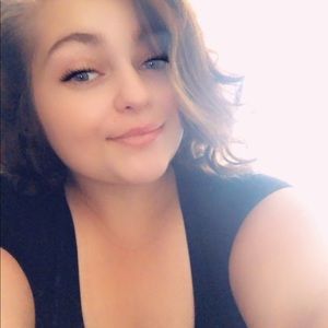 Meet your Posher, Makayla